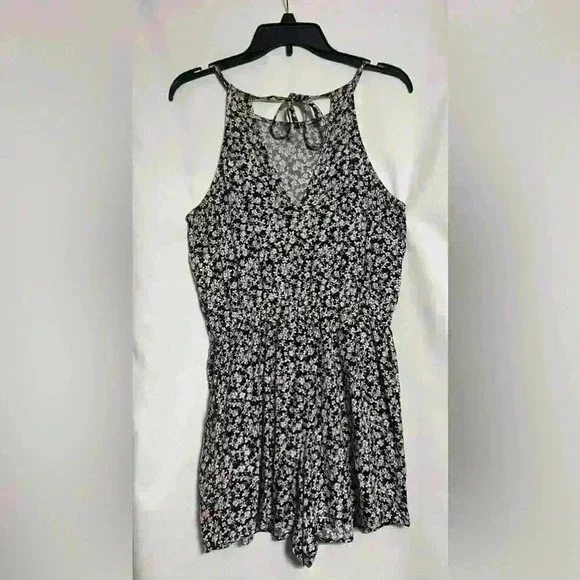 Floral Print Romper, Brand Unknown, Bought at Kohls, Womens Size Medium A0054 - Picture 4 of 9